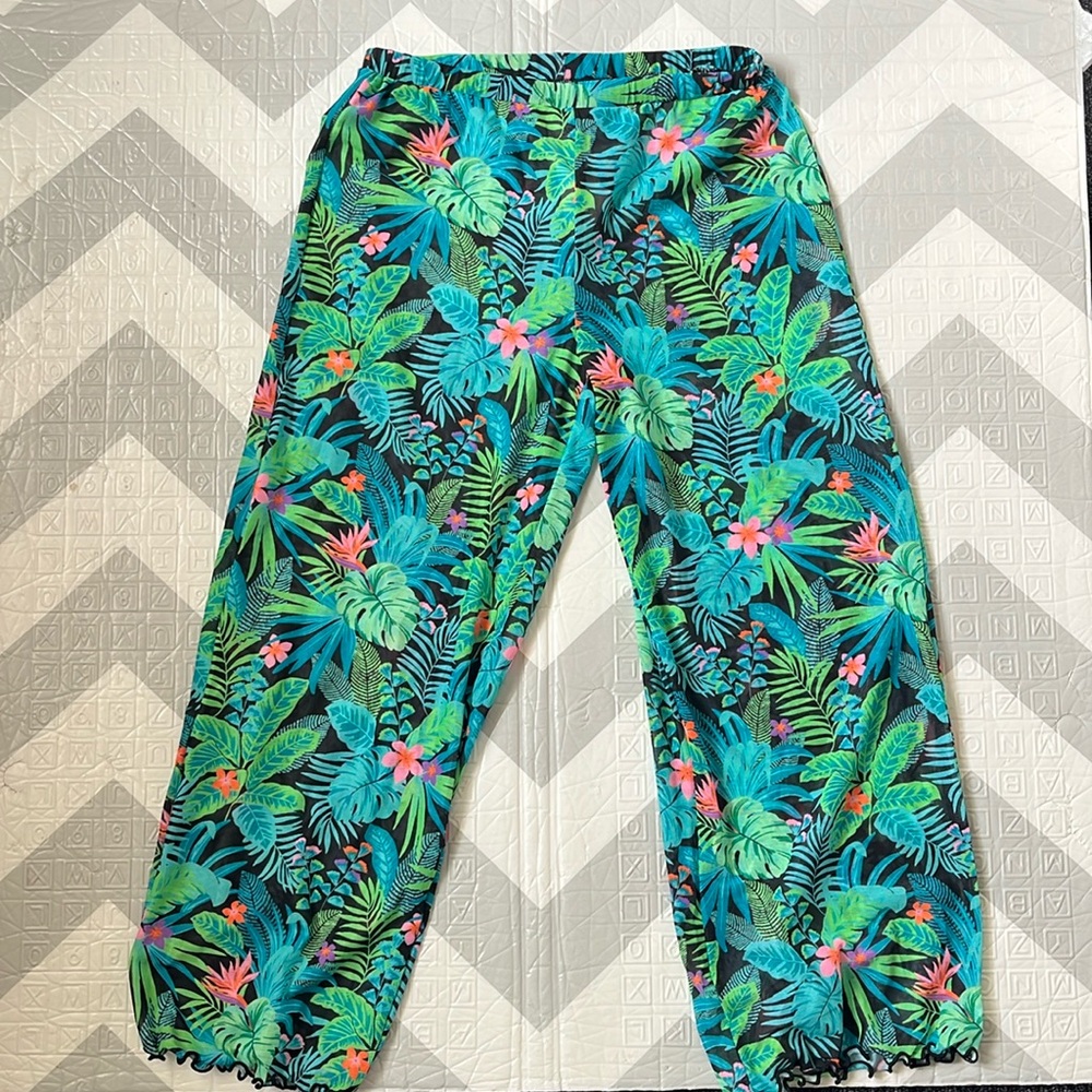 Girls coverup for pool or beach size 6/7 light weight material
